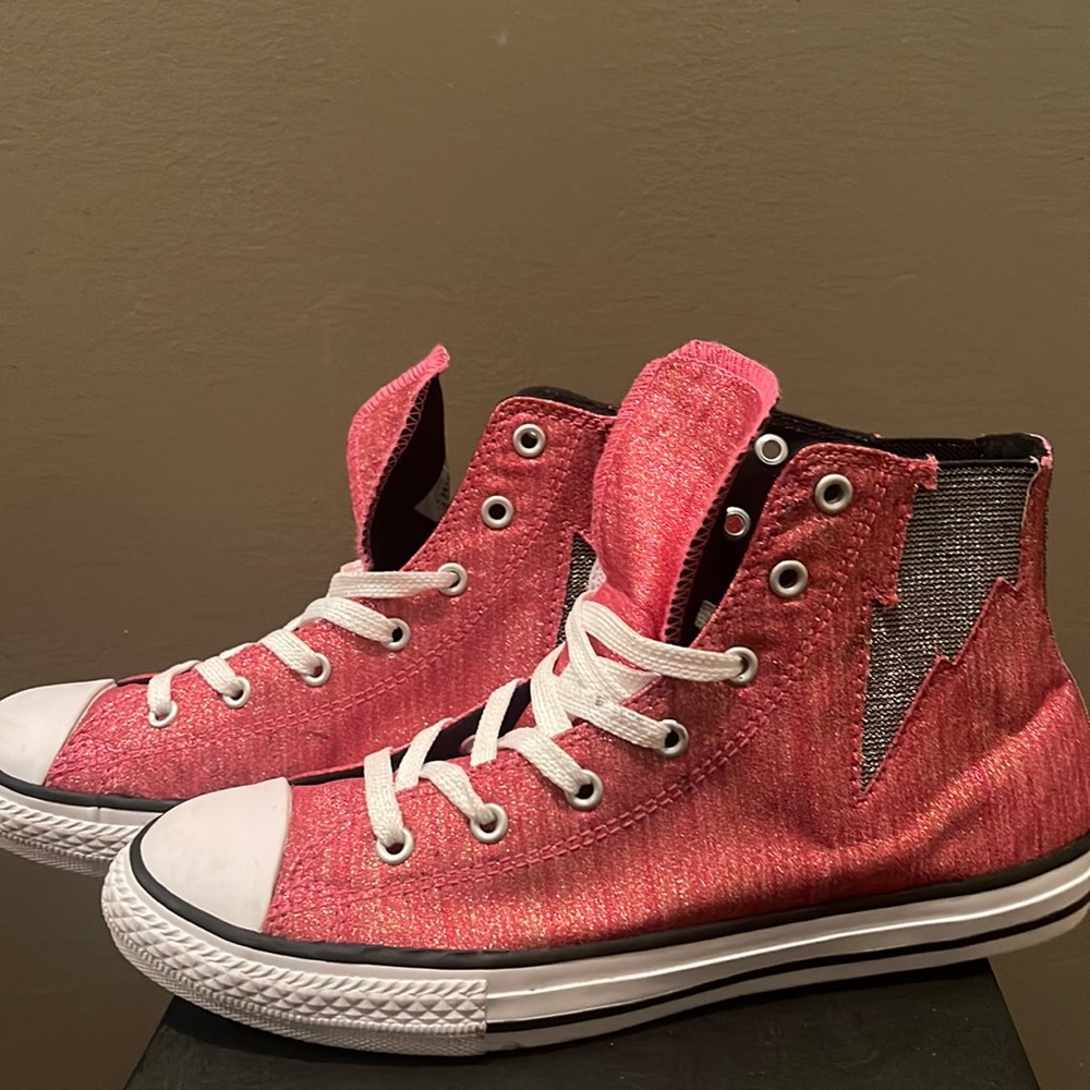 Chuck Taylor Converse High Top Pink Paper Boltz Size.6